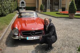 Roter Mercedes Oldtimer