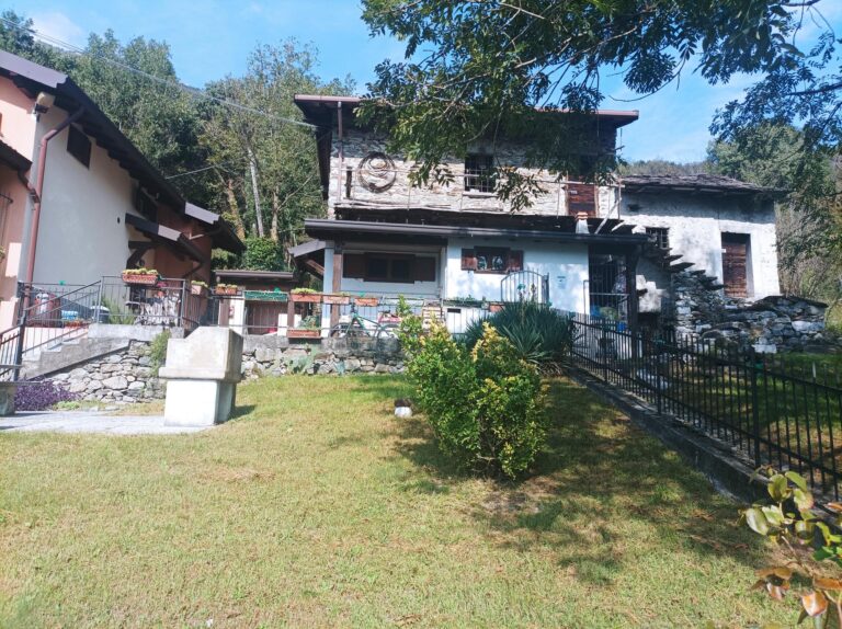 NATURA LIBERA Häuser Pink & Stone