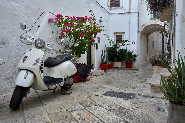 K1600_historic-center-4614488_1280