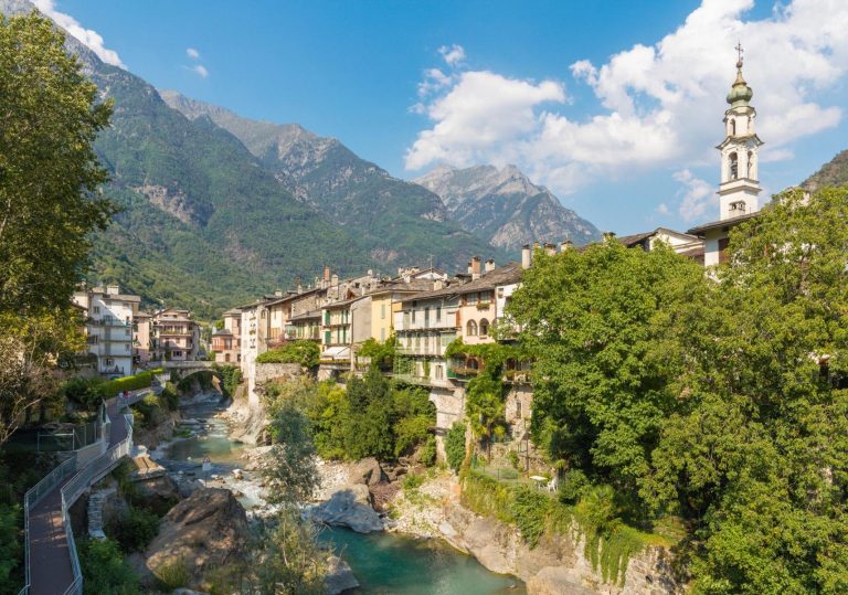 Chiavenna,Town,Over,The,Mera,River