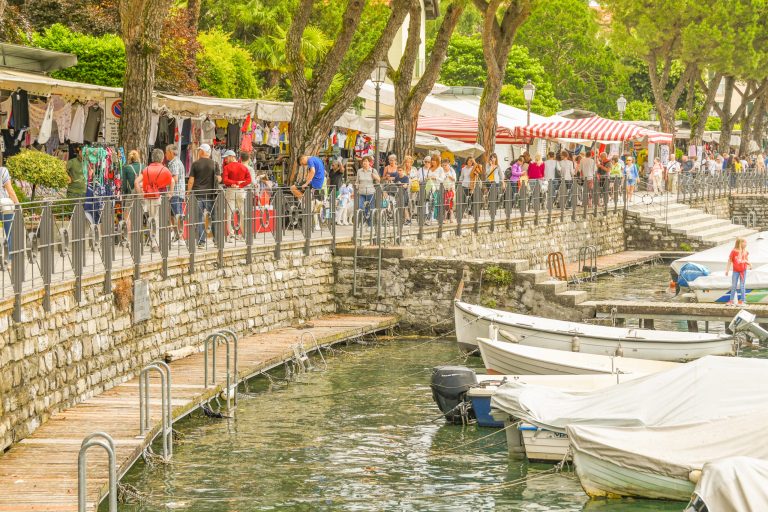 Markt-Menaggio-scaled