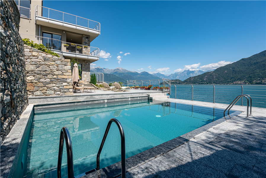 Ferienwohnung mit Pool am Comer See