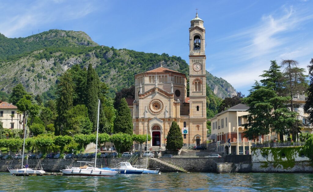 Kirche am Comer See