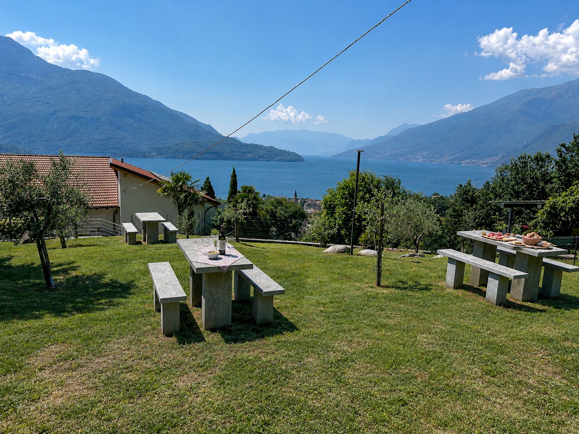 Garten mit Ausblick auf den Comer See