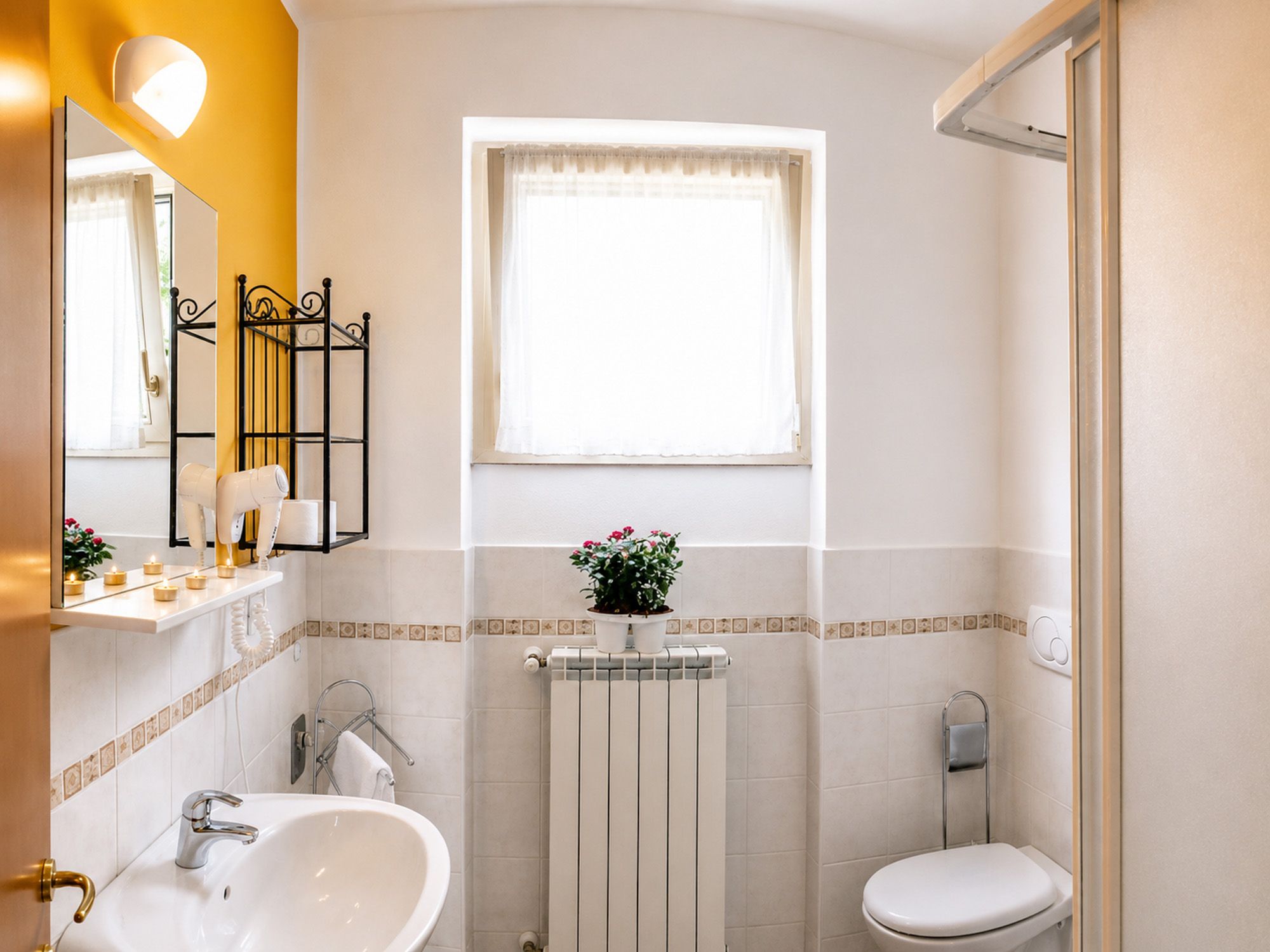 Badezimmer in Ferienwohnung am Comer See